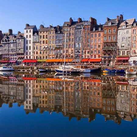 Chambre D'Hotes Du Carre Des Arts Honfleur Exterior foto