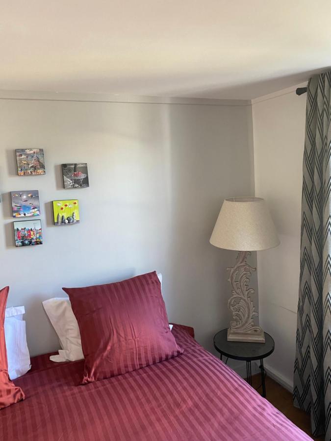 Chambre D'Hotes Du Carre Des Arts Honfleur Exterior foto